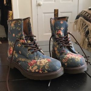 Women’s Floral Dr Martens